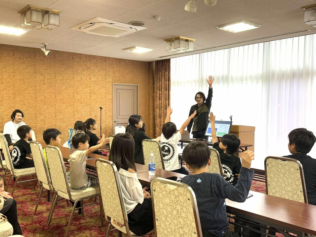 神社×AI 小学生向けAI教室の様子